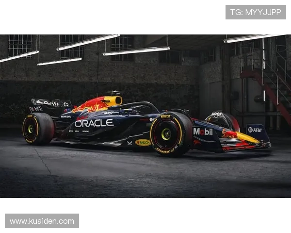 F1赛季新动向:梅赛德斯引擎升级引关注 红牛车队迎接挑战 F1赛季新动向:梅赛德斯引擎升级引关注 红牛车队迎接挑战
